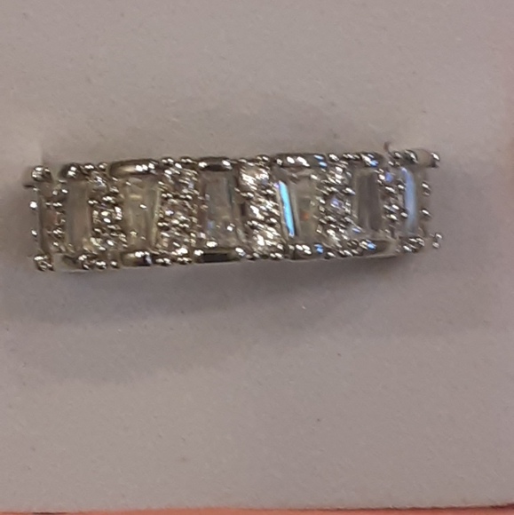 Sterling silver white sapphire ring size 7 - Picture 3 of 4